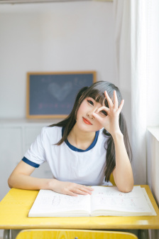 李恩美年轻的母亲